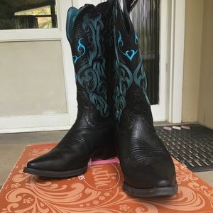 Justin leather cowboy boots size 7 1/2